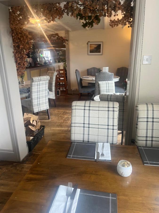 Coach And Horses Inn 펜젠스 외부 사진