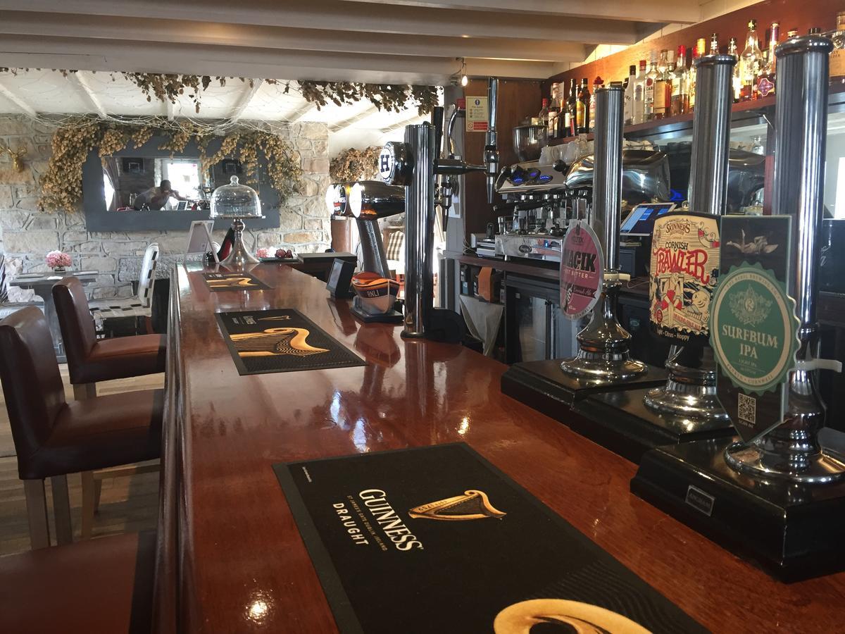 Coach And Horses Inn 펜젠스 외부 사진